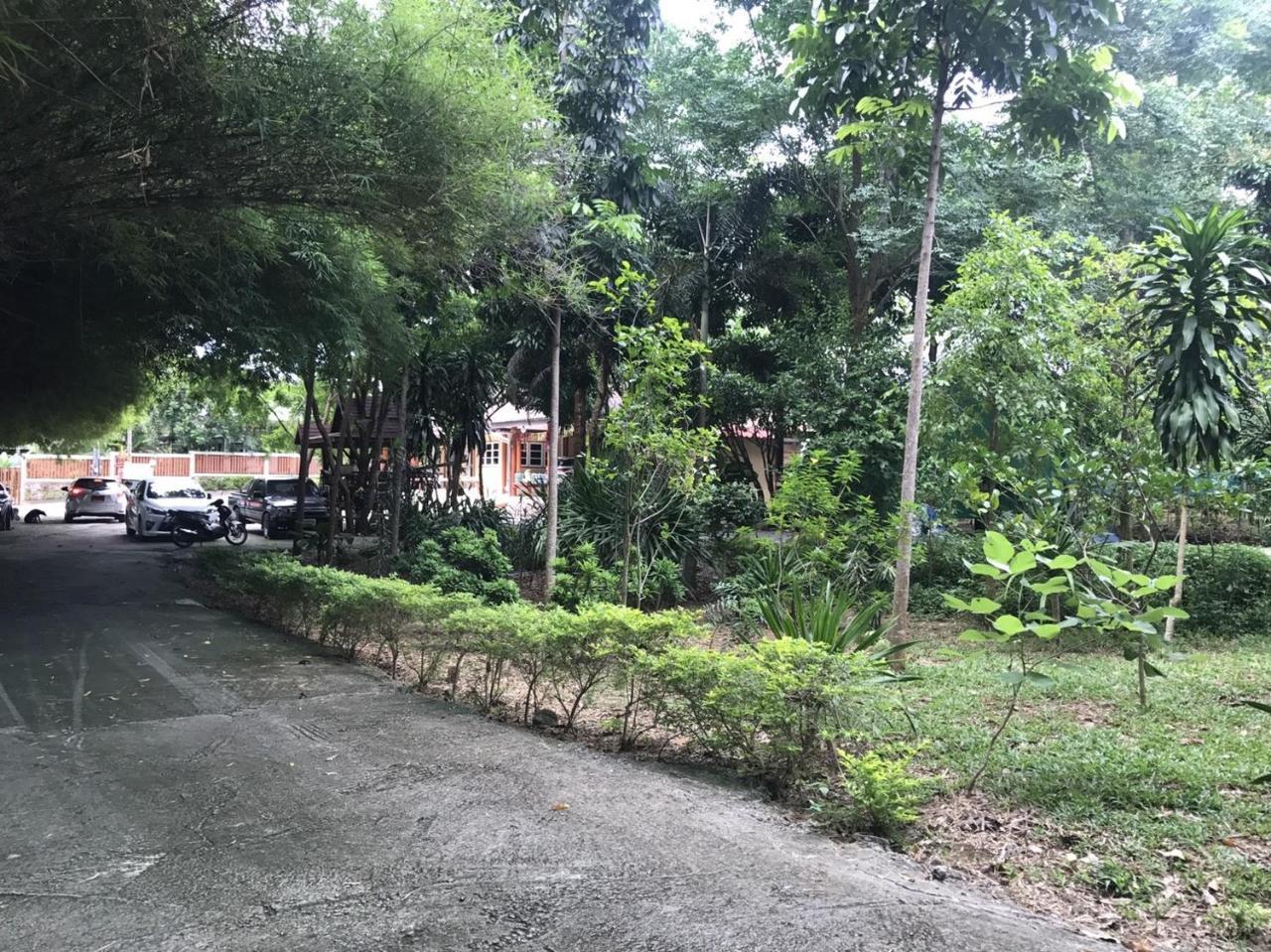 Baan Rai Pu Fa Villa Sattahip Exterior photo