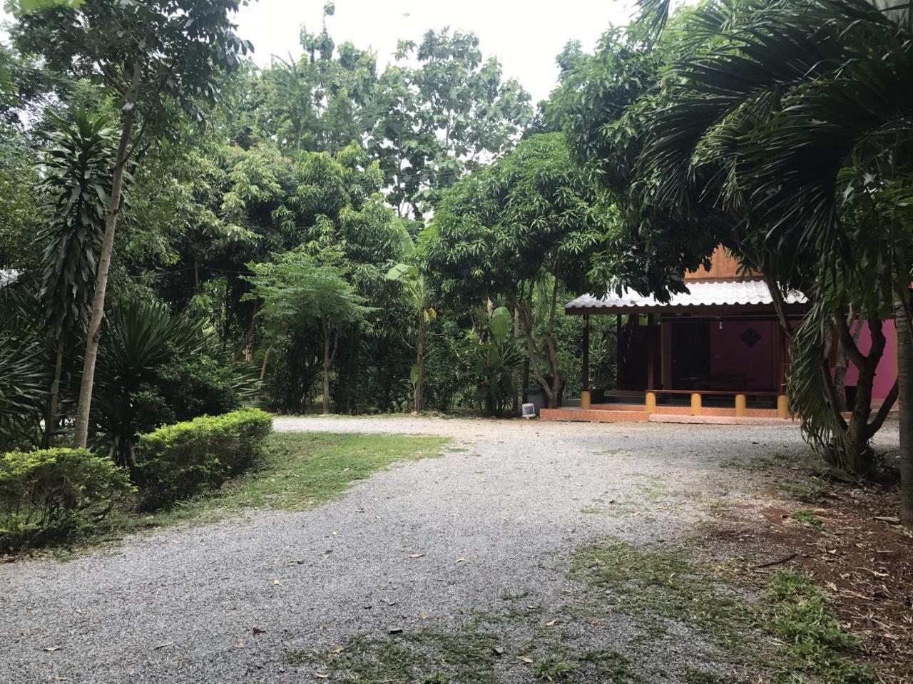 Baan Rai Pu Fa Villa Sattahip Exterior photo