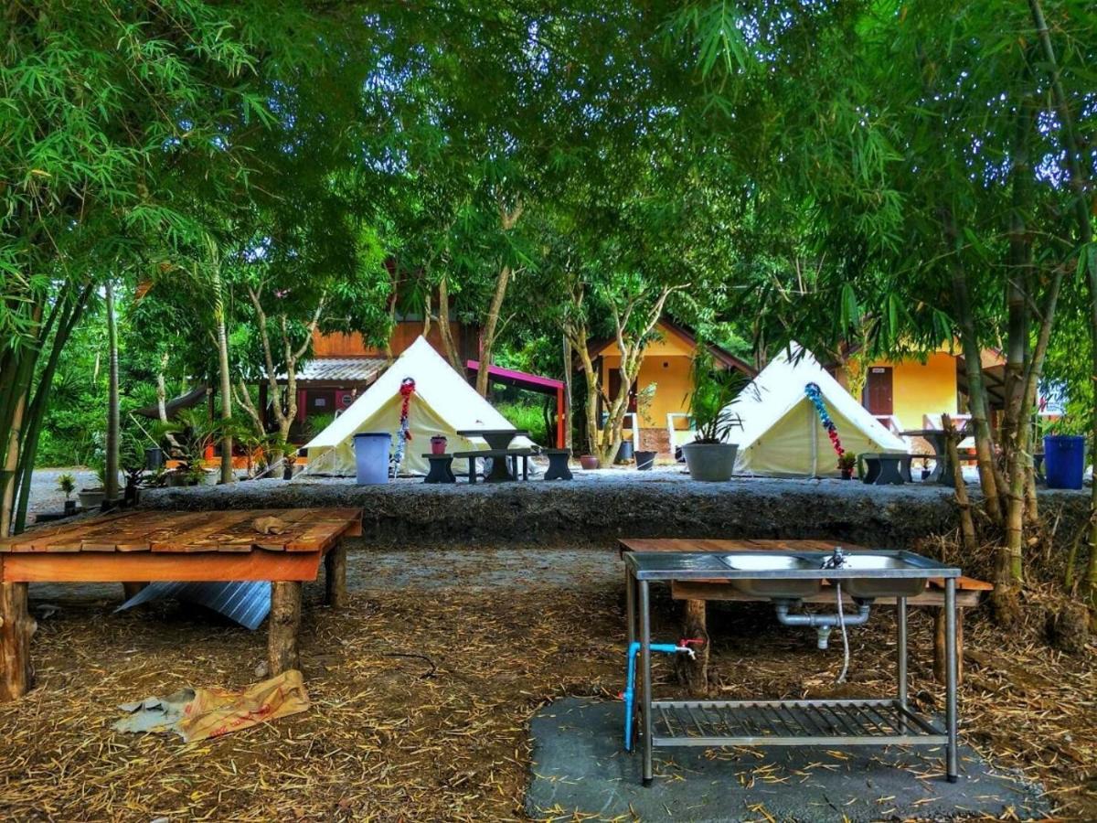 Baan Rai Pu Fa Villa Sattahip Exterior photo
